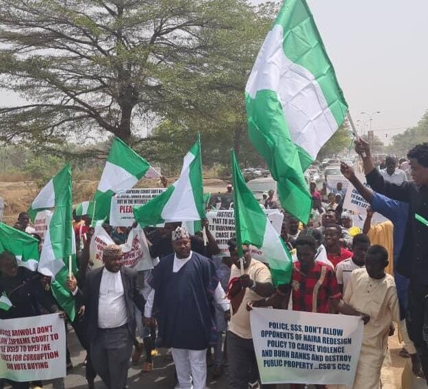 Protest rock Abuja over S’Court order on old naira