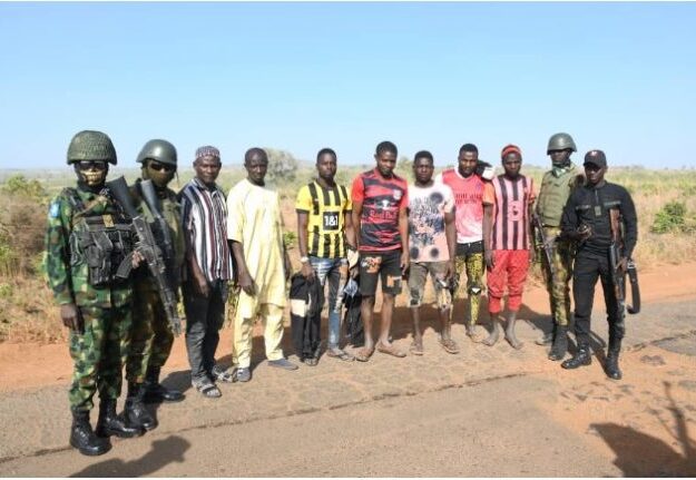 Troops Rescue 30 Kidnapped Travellers In Kaduna (Photo)