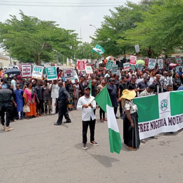 Angry Nigerian Women Protest N3ked At US Embassy Over 2023 Election (Photos)