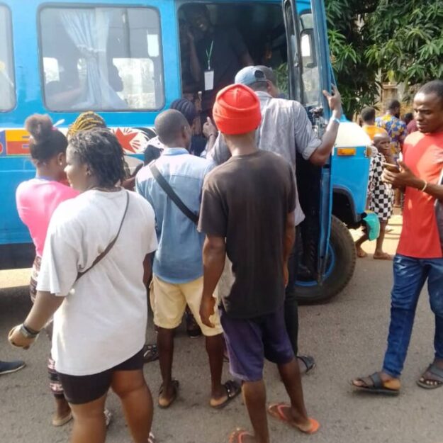 Happening Now! Nnewi South Youths Block INEC Officials, Compel Them to Upload Election Result Before Leaving