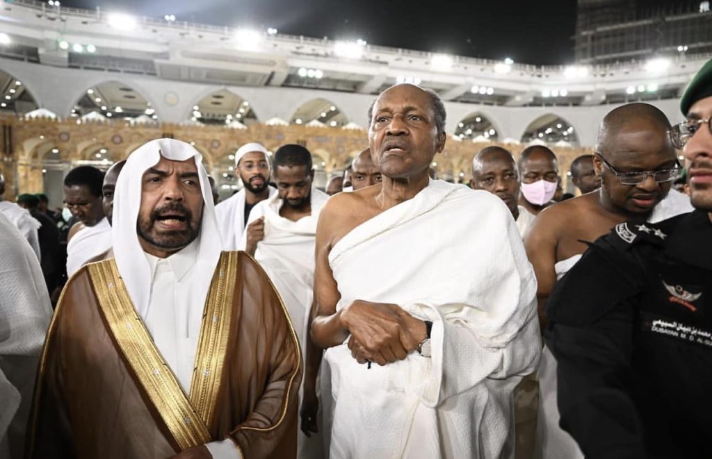 Photos Of Buhari And His Delegates Performing Lesser Hajj In Makkah, Saudi Arabia