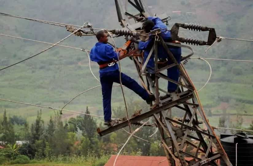 Darkness looms in Nigeria as FG disconnects discos from national grid over debt