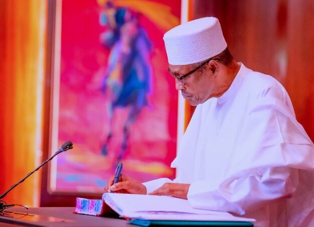 President Buhari Confers Citizenship On 385 Foreigners