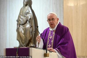 Pope offers prayers for victims of Indian train crash
