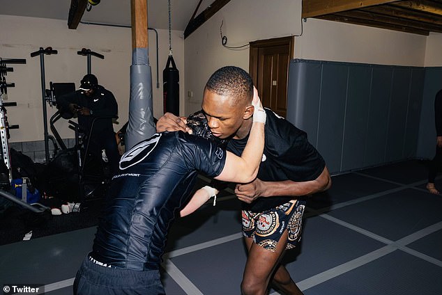 More photos of Mark Zuckerberg training with Nigerian UFC fighter Israel Adesanya ahead of billionaire bout with Elon Musk - Akahi News