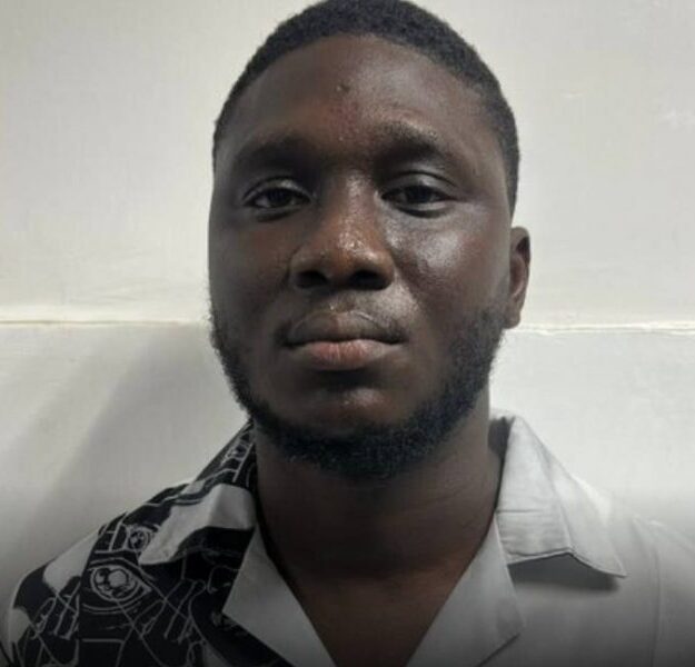 39-yr-old Man Arrested For Brutally Assaulting Police Officers