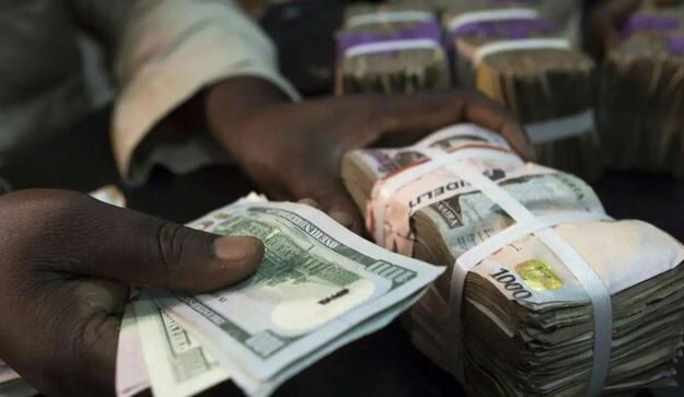 Naira vs USD: CBN To Ban Street Trading, Mulls Fresh Guidelines For BDCs