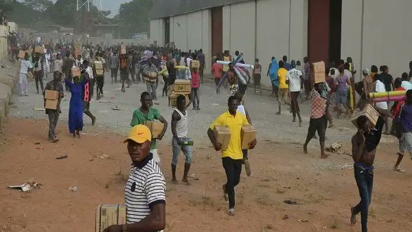 Abuja Residents Invade NEMA Warehouse, Loot Foodstuffs, Others Amid Hardship [Video]