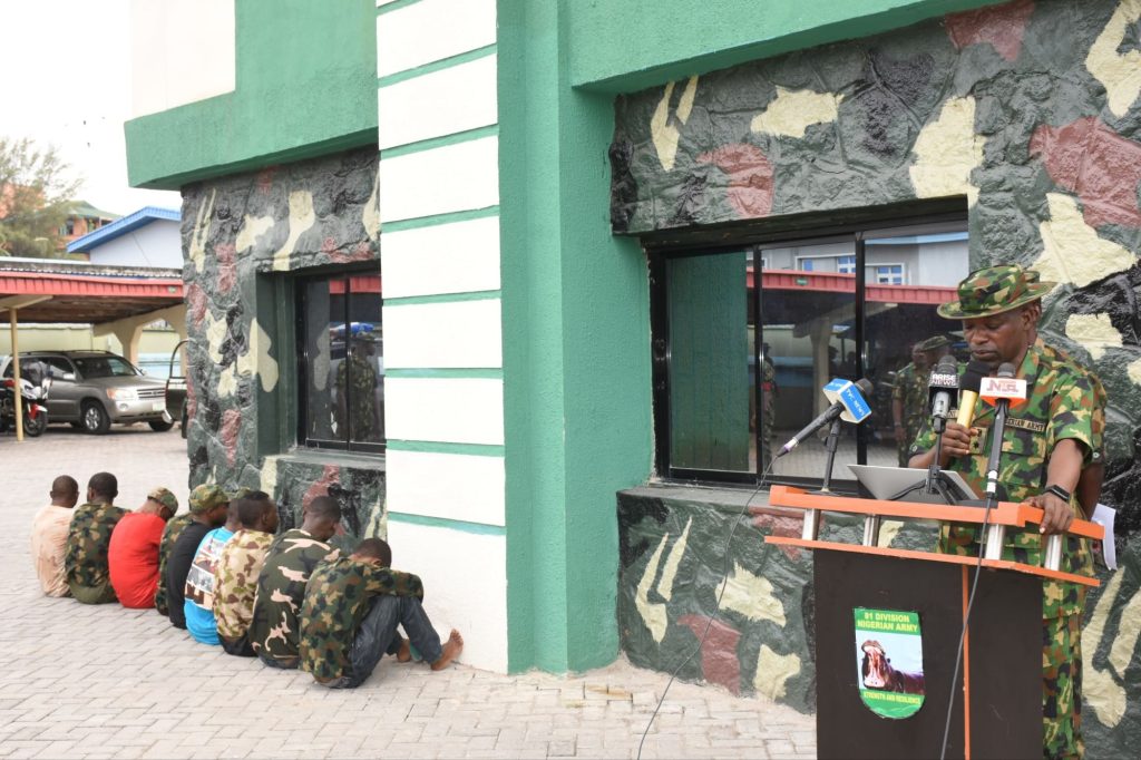 Imposters posing as Nigerian Soldiers apprehended in Lagos 1