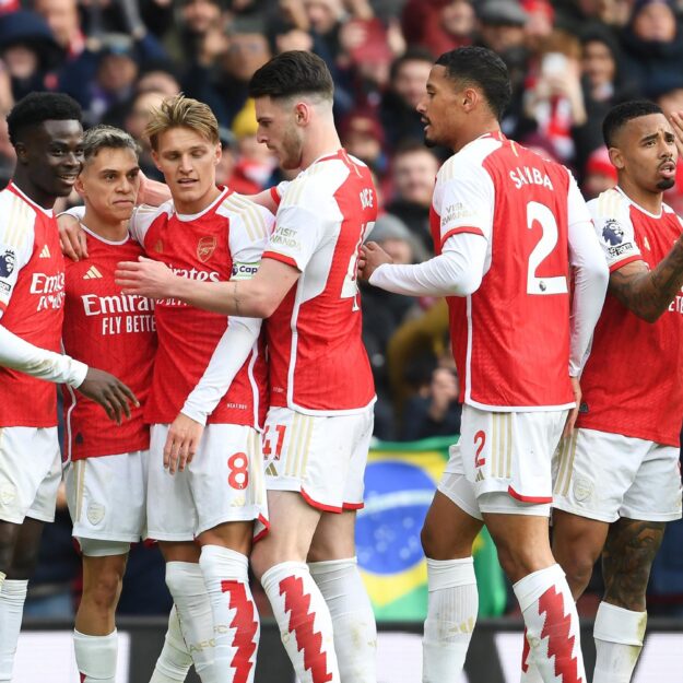 Kanu: Arsenal Fighting Hard To Win EPL Title